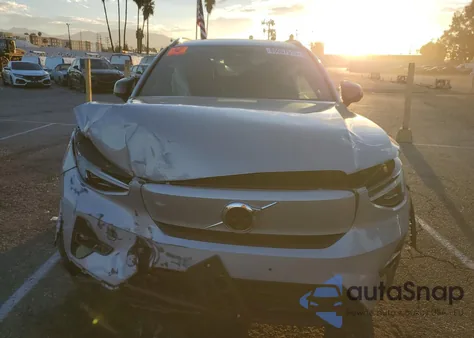 2024 Volvo Xc40 Recharge Plus z USA, uszkodzony, nr VIN YV4ER3XL7R2232557